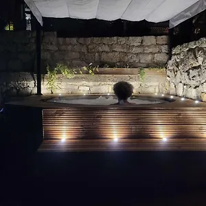  Lodge Les De L'oliveraie De Virevent