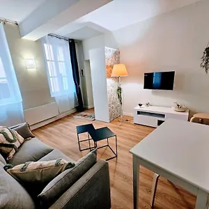 Appartamento Oasis Parfumee 4 Couchages Au Coeur De Wifi, Grasse